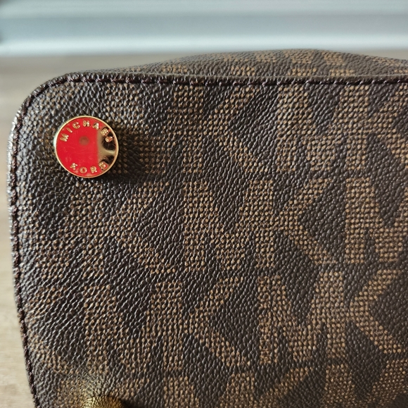 Michael Kors tote - Picture 7 of 9